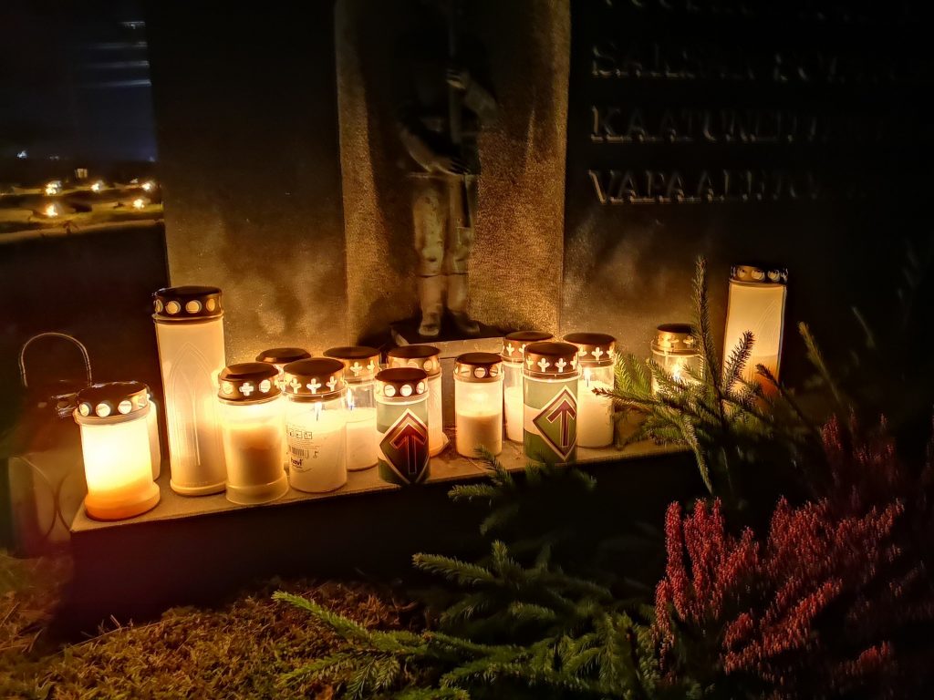 Nordic Resistance Movement memorial to fallen soldiers in Hietaniemi cemetery on Finnish Independence Day, 6/12/18