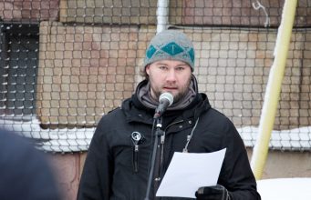 Pär Sjögren speaks against censorship and government persecution at public rally in Stockholm, Feb 2019