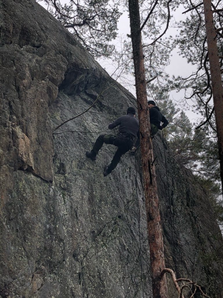 Nordic Resistance Movement members abseiling 