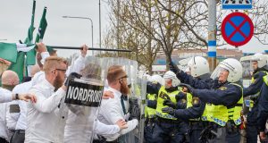 Police attack the Nordic Resistance Movement 1 May demonstration in Kungalv