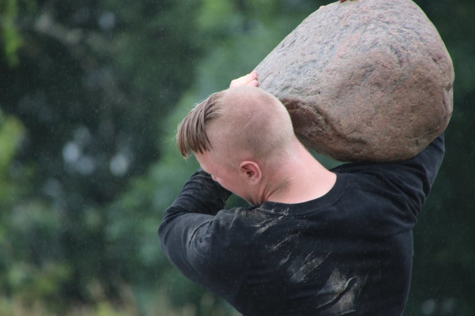 Stone-carrying training exercise