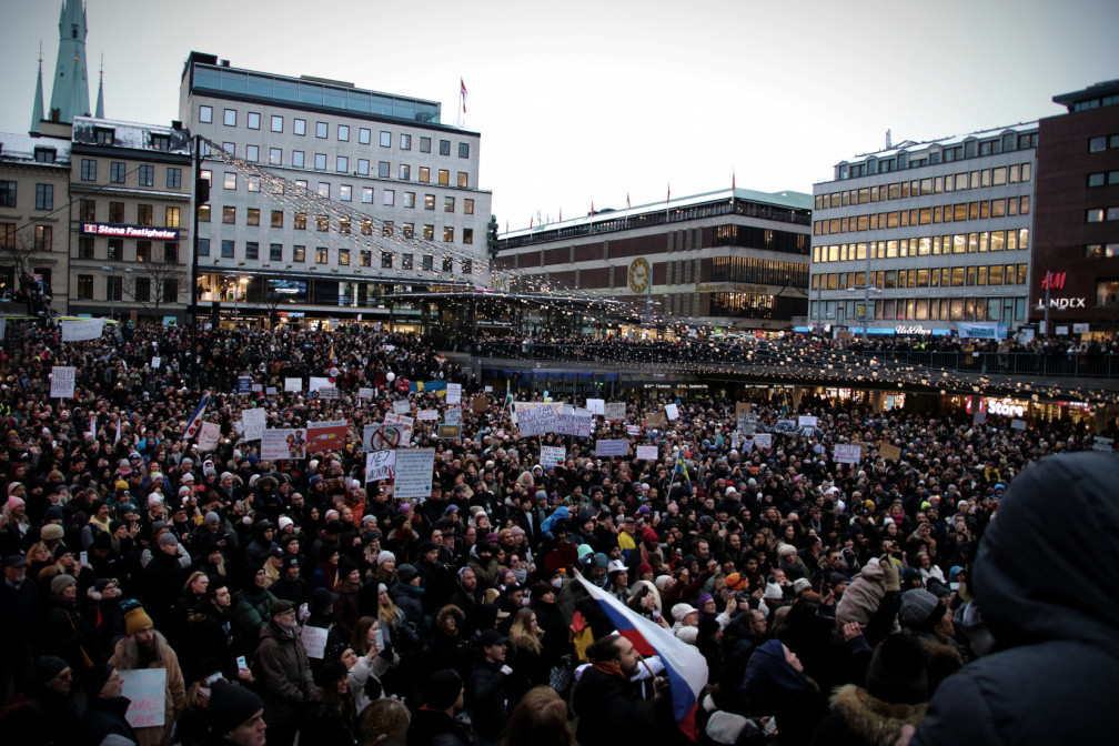 Crowd at anti-vaccine passport demonstration, Stockholm
